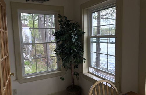 Wiscasset Cottage | Spectacular Waterfront Cottage: Charming Getaway on The Sheepscot River
