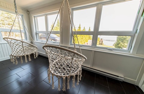 Saint-Joseph-de-la-Rive Ski Chalet | Splendid terrace flirting with the mountain