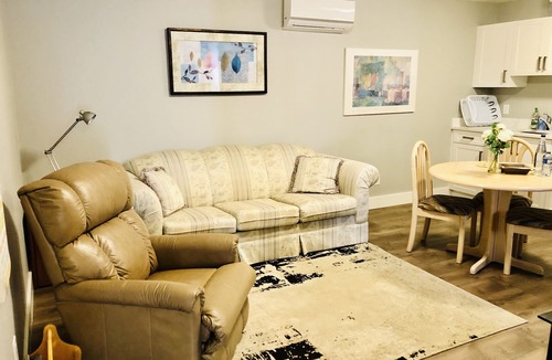 Sooke House | Spotless Pet Friendly Suite in Sooke