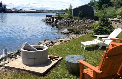 Lewisporte House | Squeeze More Inn on the ocean Traditional century old Newfoundland home