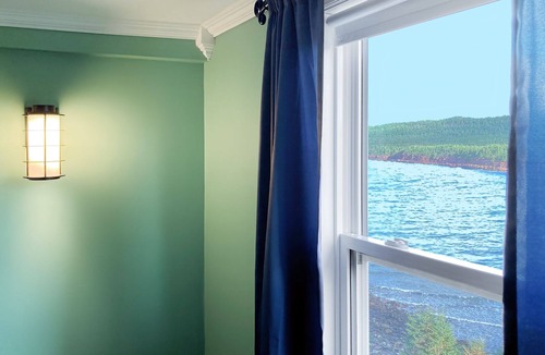 Norman's Cove-Long Cove House | Starboard suite @ The Homestead Oceanfront