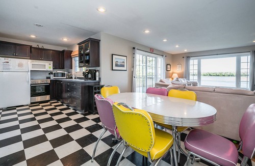 Miller Lake Cottage | Starlight Shores - Serene Lakefront Retreat: Explore and Unwind