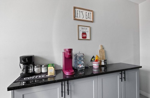 Walkerville Apartment | Stay Together with the Privacy of Two Fully Equipped Apartments