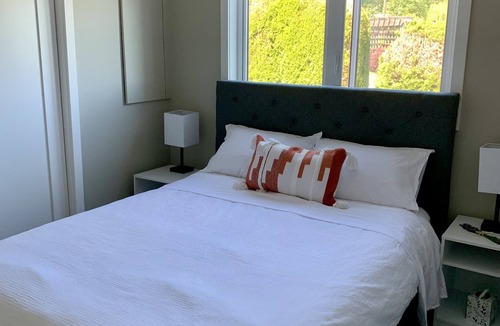 Courtenay House | Steps away from the beach with endless views
