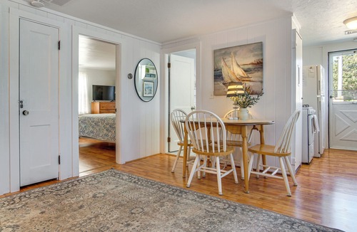 West Hyannisport Cottage | Steps to Eats & Craigville Beach! Cape Cod Cottage