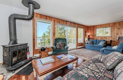 Northern Bruce Peninsula Cottage | Stonehenge Tobermory - Rustic Waterfront Retreat