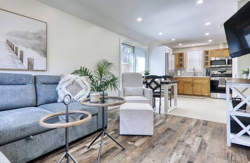 Port Dalhousie Cottage | Studio 5 |Explore Niagara from Newly Rebuilt Private Cottage in Port Dalhousie