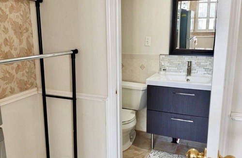 Jane and Finch Apartment | Studio apartment in Toronto! - 5 mins from Rogers Stadium