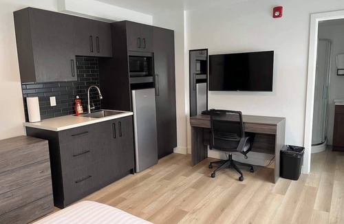 Riviere-du-Loup Regional County Municipality Apartment | Studio avec Vue Cour- 203