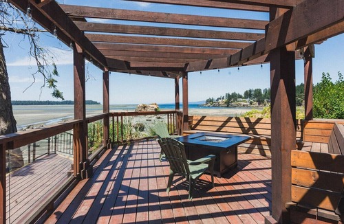 Regional District of Nanaimo Apartment | Studio Escape: Pool, Beach & Pickleball
