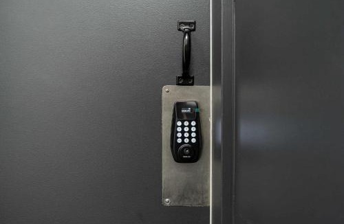 Mercier-Hochelaga-Maisonneuve Apartment | Studio tout équipe pour 2- Location par semaine- Parking gratuit