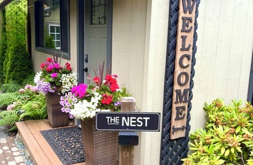 Chemainus Cabin | Stunning 1/2 Acre Park-Like Property. Professionally Designed & Decorated