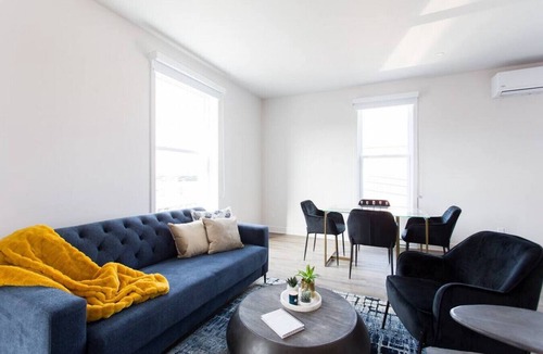 Mile End Apartment | Stunning 1 Bedroom in Mile End by Denstays