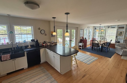 South Bristol House | Stunning 3-bedroom home in South Bristol with cozy vibes and breathtaking views