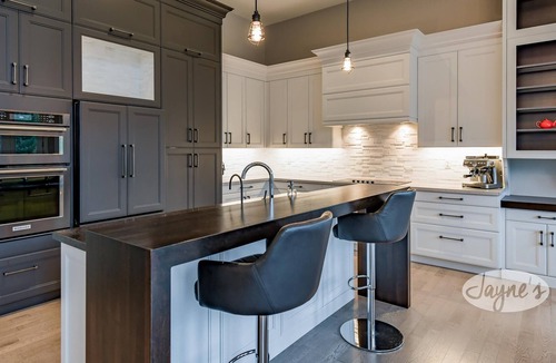 Glen Huron House | Stunning 4 bedroom 3 bathroom country home