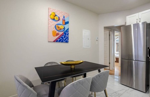 Cote-Des-Neiges—Notre-Dame-De-Grace Apartment | Stunning Apartment in Montréal