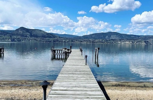 Okanagan-Similkameen Cabin | Stunning Lakefront Cabin in Heart of Naramata Village