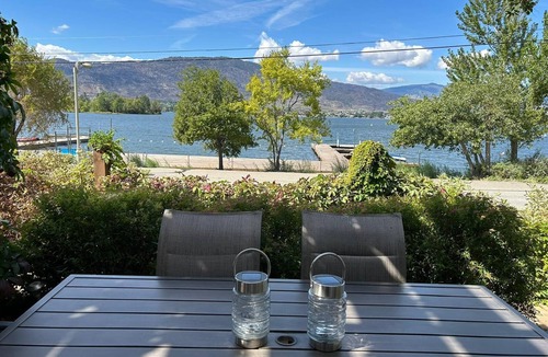 Osoyoos Villa | Stunning Lakeside Villa