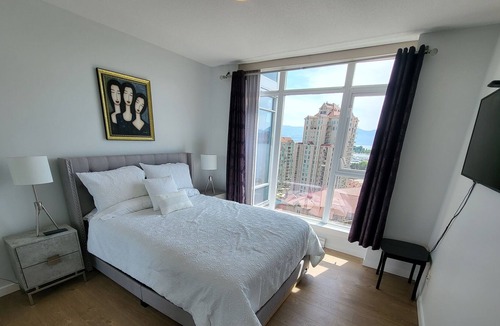 North End Condo | STUNNING LAKEVIEW LUXURY RESIDENCE - 18th FLOOR
