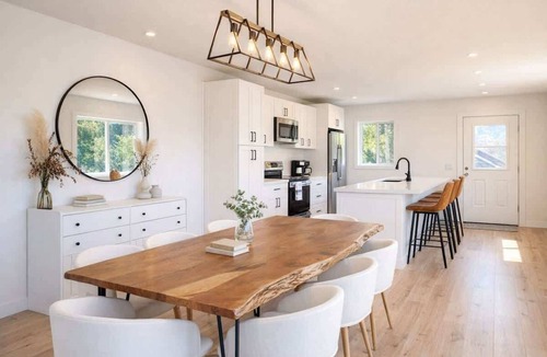 Halfmoon Bay Cabin | Stunning OCEANfront 3 bedroom cabin - sleeps 8!