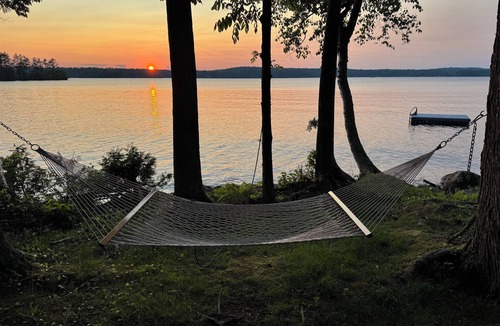 Manchester House | Stunning Private Lakehouse with Dock and outdoor Hot Tub