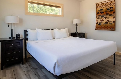 Boardman Hotel | Stunning Views of Columbia River! 4 Spaces w/Kitchenettes, King & Queen Beds