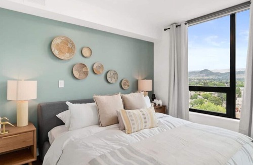 Cultural District Apartment | Style and Luxury Stunning Downtown Kelowna Suite