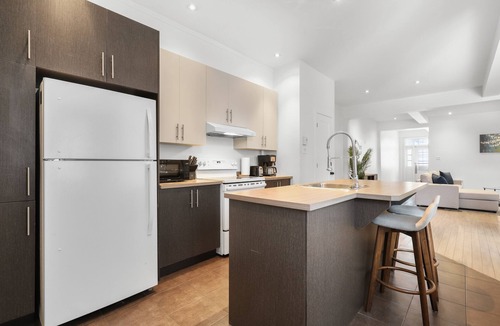 Little Italy Apartment | Stylish 1Bedroom/1Bathroom in Plateau Mont-Royal