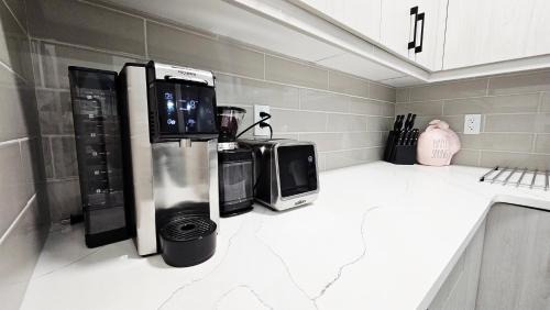 Calgary House | Stylish 2BR Near Costco, Walmart & East Hills