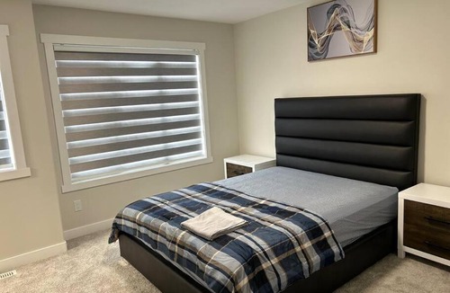 Regina Apartment | Stylish 3 bedroom home in Regina