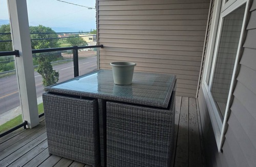 Riverview Apartment | Stylish 3BR Apartment w/Private Balcony & City River View