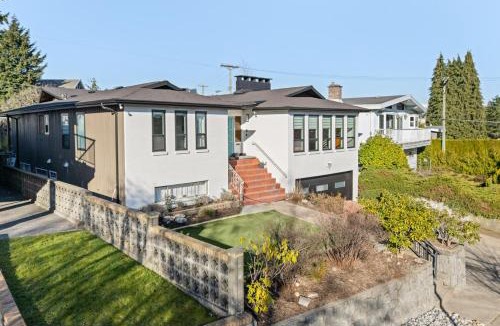 Fraserview Apartment | Stylish 3BR Basement Suite - Quiet Vancouver Area