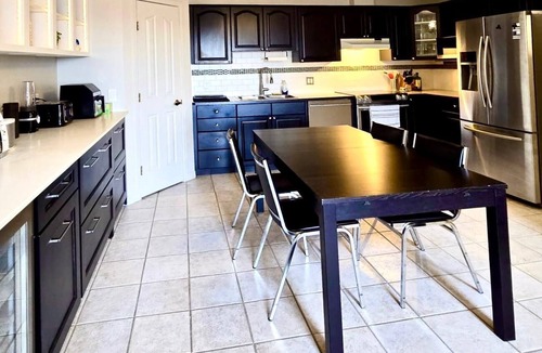 Bridgeland Apartment | Stylish Loft Apartment