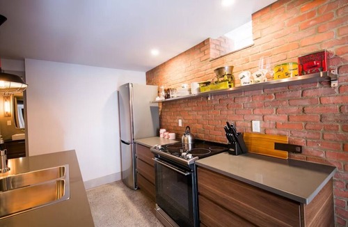 Old Toronto Apartment | Stylish One Bedroom Apartment in the Junction Triangle