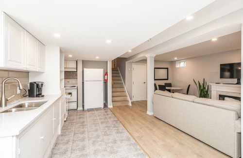 Ottawa Division Apartment | Stylish Ottawa 1BR Retreat | Quiet, Private, Minutes to Downtown