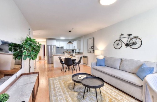 De Lorimier Apartment | Stylish Plateau 1BR near Parc La Fontaine