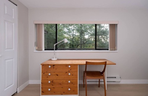 West Vancouver Condo | Stylish Scenic Oasis: 3-Bedroom Suite, West Van