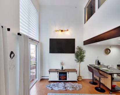 Downtown Vancouver Apartment | Stylish Two-Story Loft with Rooftop Deck