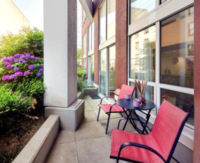 Downtown Vancouver Apartment | Stylish Two-Story Loft with Rooftop Deck