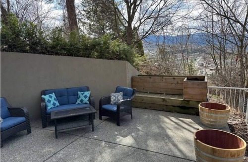 East Hill Apartment | Suite spot on Heritage Lane