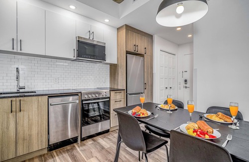 La Cite-Limoilou Apartment | Suite Texas Confort | Free Parking | Rooftop BBQ & Pool
