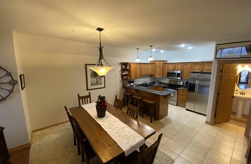 East Kootenay Condo | SullivanStone 29 - Golf - Ski - Hike - Chill - Private Hot Tub - Sleeps 8