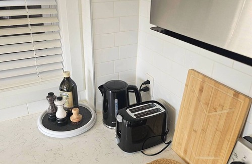 Hamilton House | Sun-Soaked Hamilton Hideaway with Balcony