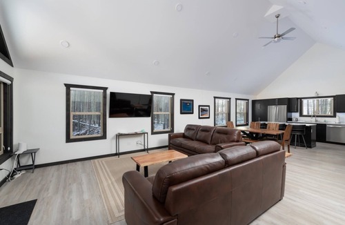 Valemount House | Sundance Cabin Rental - Pet Friendly!
