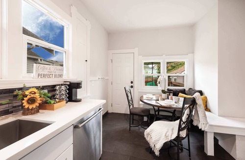 Wallingford House | Sunny 3BR Home Near UW & Children Hospital, Gym