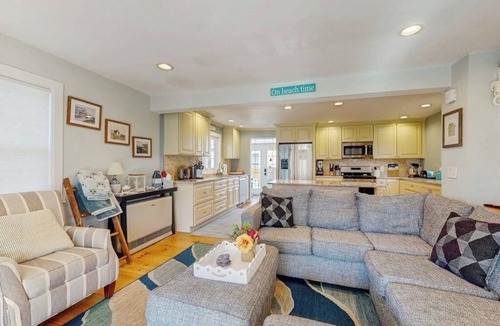 Wells Beach House | Sunny home near the sand with bikes, grill, firepit, & balcony- dog-friendly
