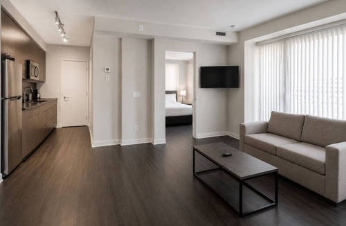 Wellington Place Hotel | Sunny Studio Downtown Stay Near Theaters & Transit