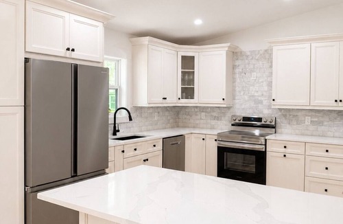 Fredericton House | Sunset House | 5BR City Retreat by Trail