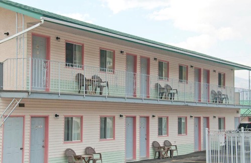 Creston Hotel | Sunset Motel