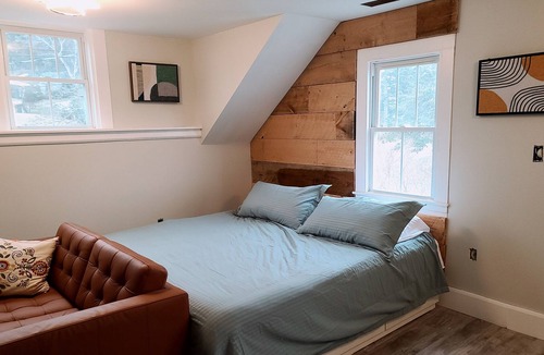 Hall's Harbour Apartment | Sunset Oceanfront guest suite + On-site Registered Massage therapy